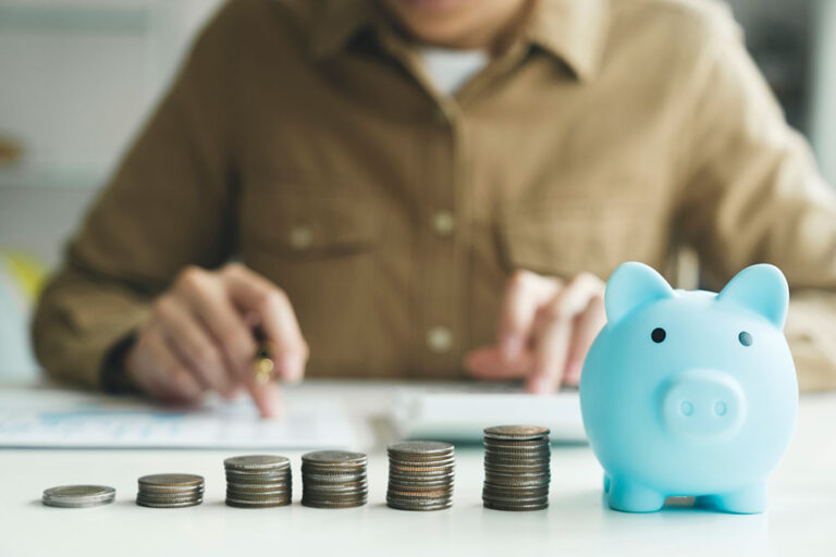 Small Investments, Big Future: The Power of Compounding
